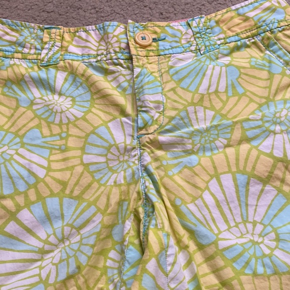 Lilly Pulitzer yellow and blue patterned shorts - Picture 4 of 5
